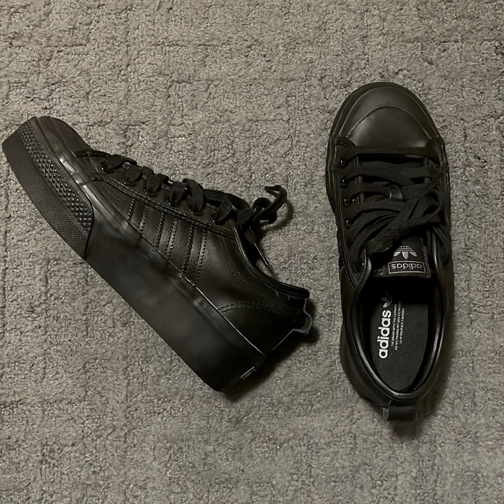 ADIDAS - NIZZA PLATFORM SHOES - SIZE 5.5 - BLACK LEATHER - BRAND NEW W/OUT TAGS